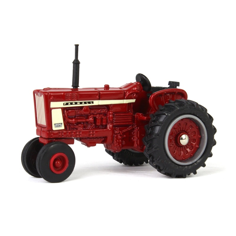 1/64 Farmall 806 with Clamshell Fenders, ERTL Replica Play