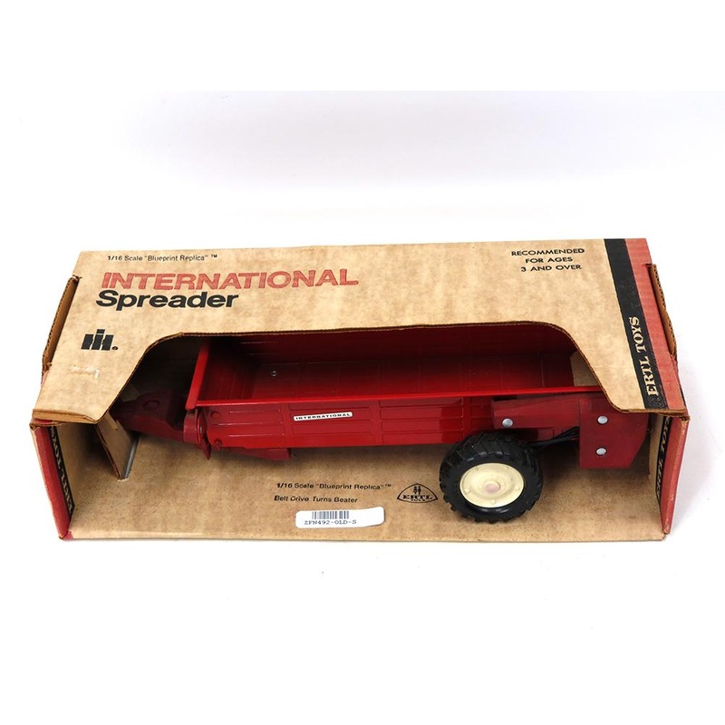 (B&D) 1/16 Red International Manure Spreader - Damaged Item