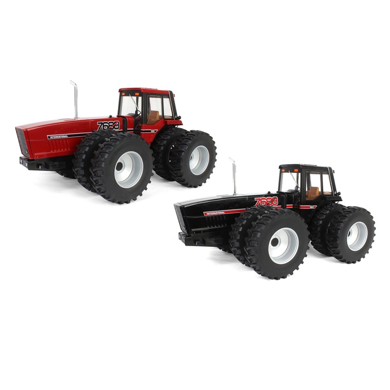 Set of 2 ~ 1/16 International 7688 Super 70 Series 2+2, 3rd in  Exclusive Series