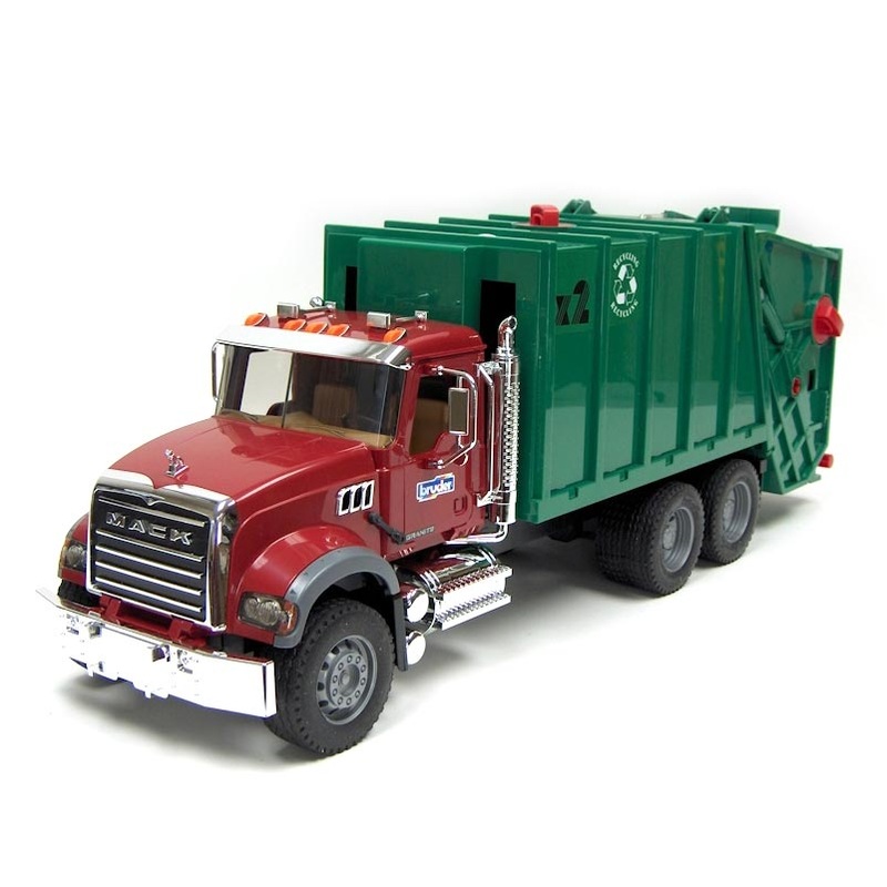 (B&D)1/16th Bruder MACK Granite Rear Loading Garbage Truck--Damaged Box
