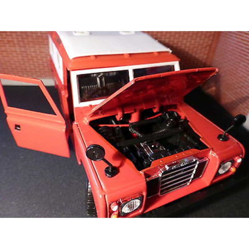 Land Rover Series 3 109 LWB Station Wagon Bburago 1:24