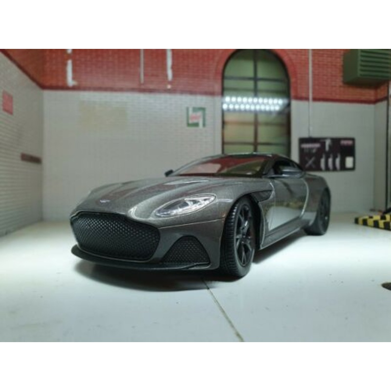 Aston Martin 2018 DBS Superleggera 24095 Welly 1:24