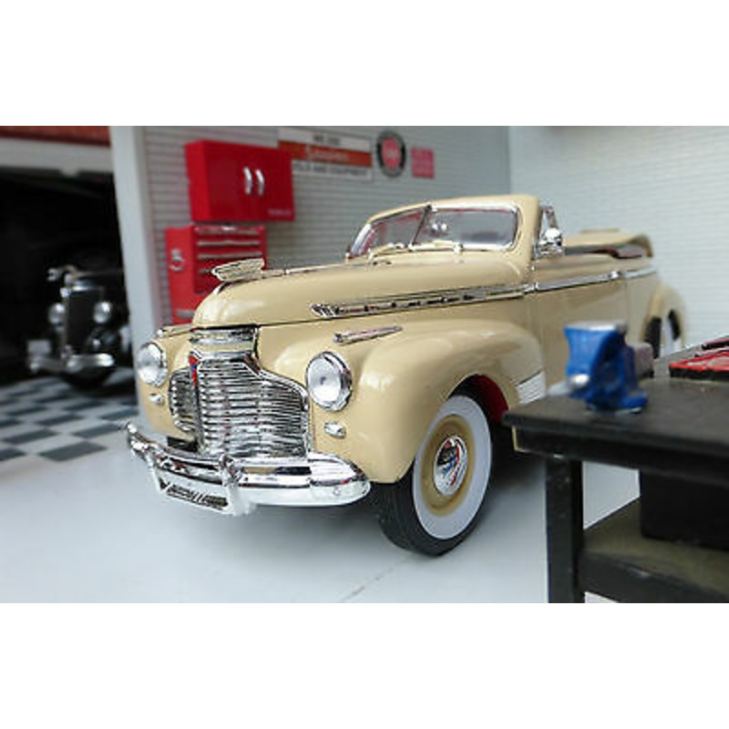 Chevrolet 1941 Special Deluxe Cabrio IMPERFECT BOX 22411 Welly 1:24