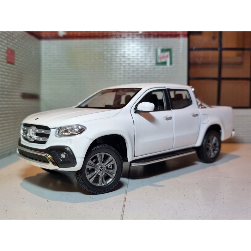 Mercedes Benz 2017 X Class Pick Up 24100 Welly 1:24/1:27