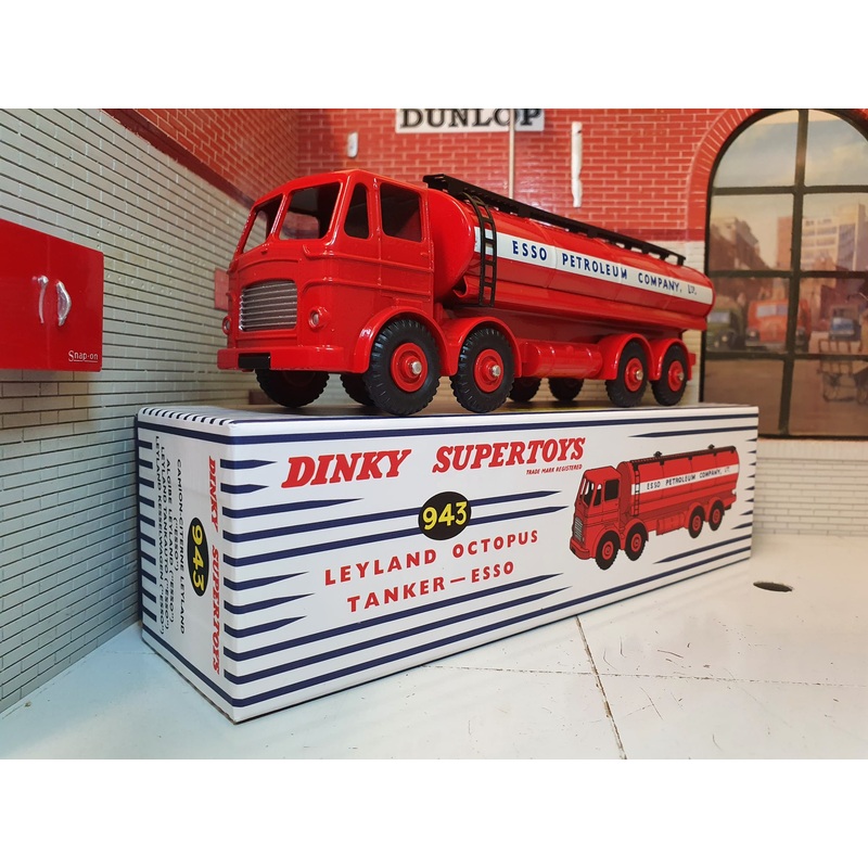 Leyland Octopus Tanker Esso #943 Dinky