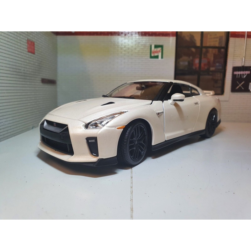 Nissan 2017 GT-R R35 21082 Bburago 1:24