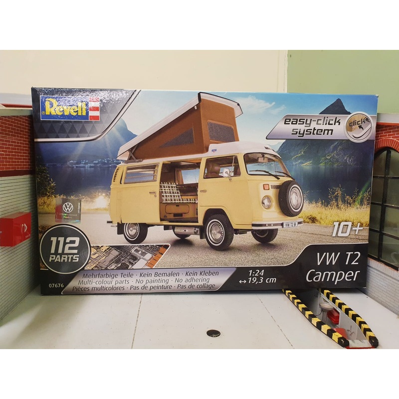 Volkswagen VW T2 Bay Transporter Westfalia Camper Poptop Revell Model KIT 1:24
