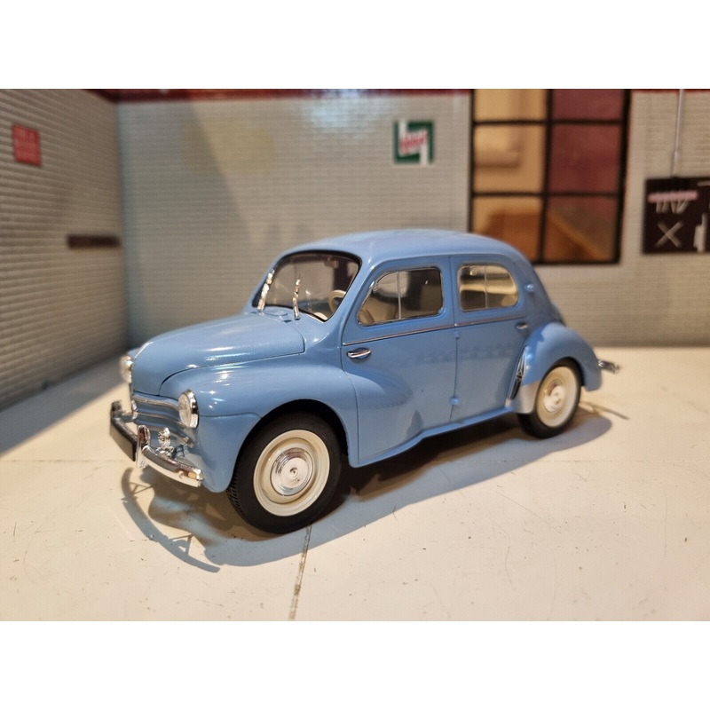 1:24 1958 Renault 4 CV Ex-Magazine