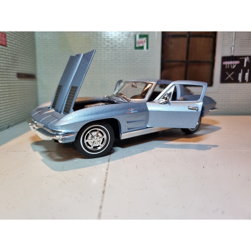 Chevrolet 1963 Corvette C2 24073 Welly 1:24