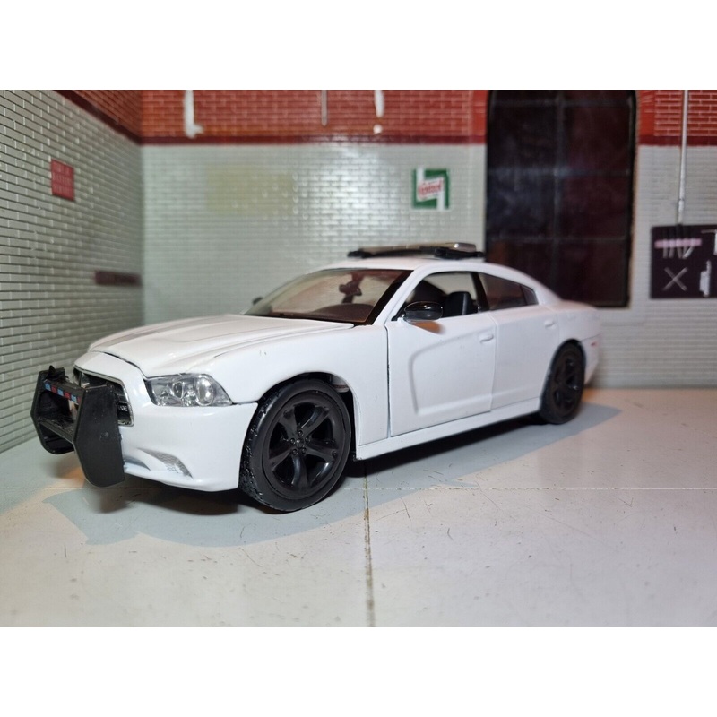 Dodge 2011 Charger Police Pursuit Motormax 79532 1:24
