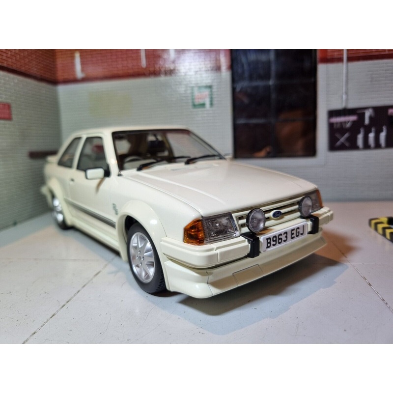 Ford 1984 Escort RS Turbo Mk3 4963R Sunstar 1:18
