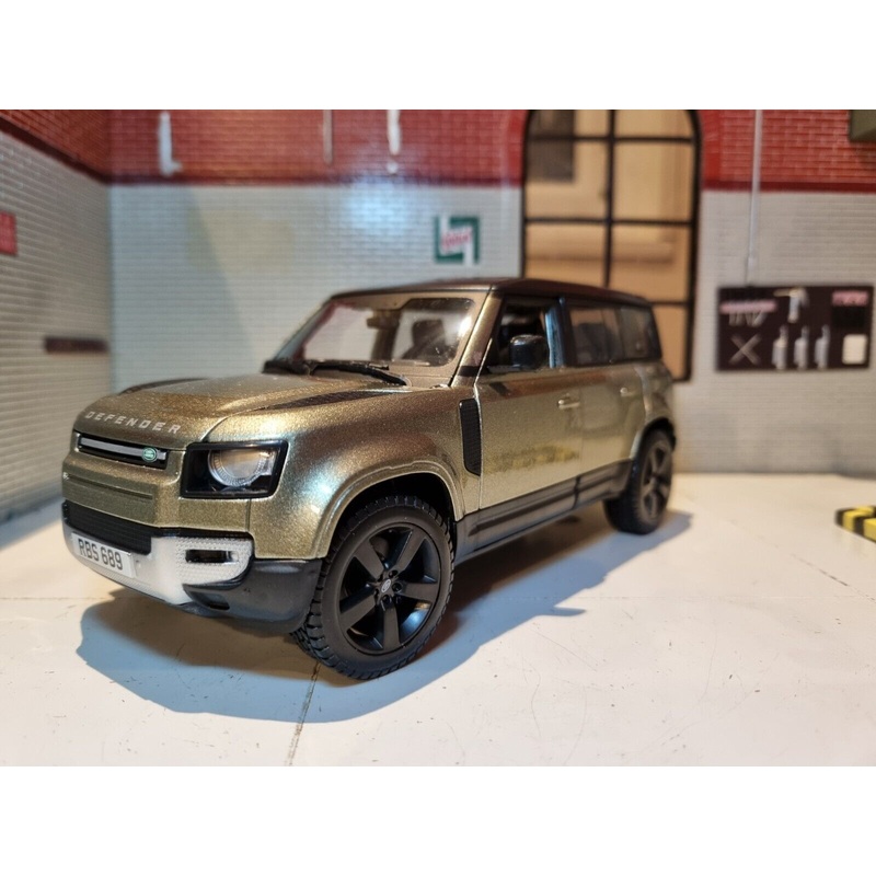 Land Rover 2022 Defender 110 21101 Bburago 1:24