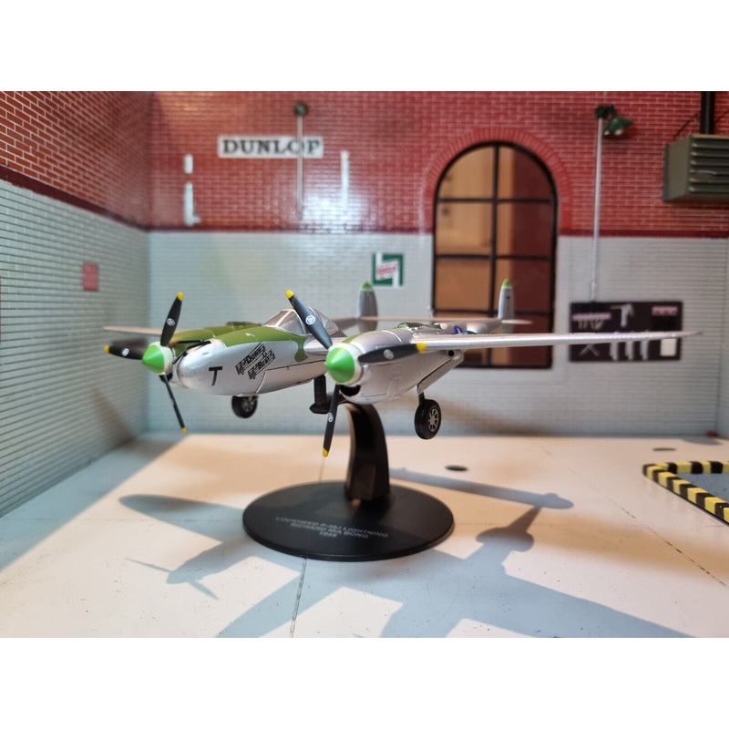 Lockheed P-38J Lightning USAF 1944 7 896 003 Atlas 1:72