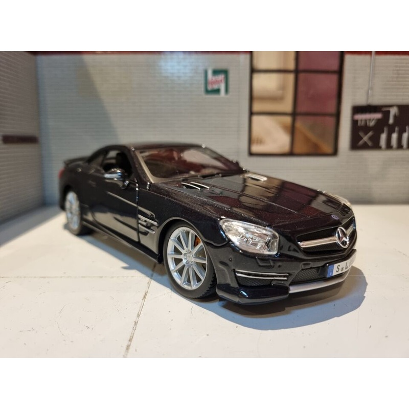 Mercedes SL65 AMG Hardtop 21066 Bburago 1:24