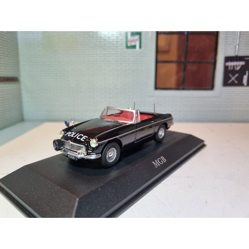 MGB Lancashire Police Roadster 4650106 Atlas 1:43