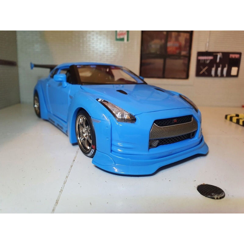 Nissan GT-R R35 Tokyo Mood 32526 Maisto 1:24