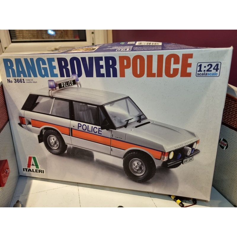 Range Rover Classic Police LHD/RHD 3661 Italeri Model KIT 1:24