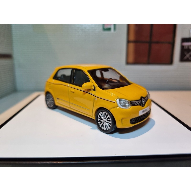 Renault 2014 Twingo Ex-Dealership 1:43