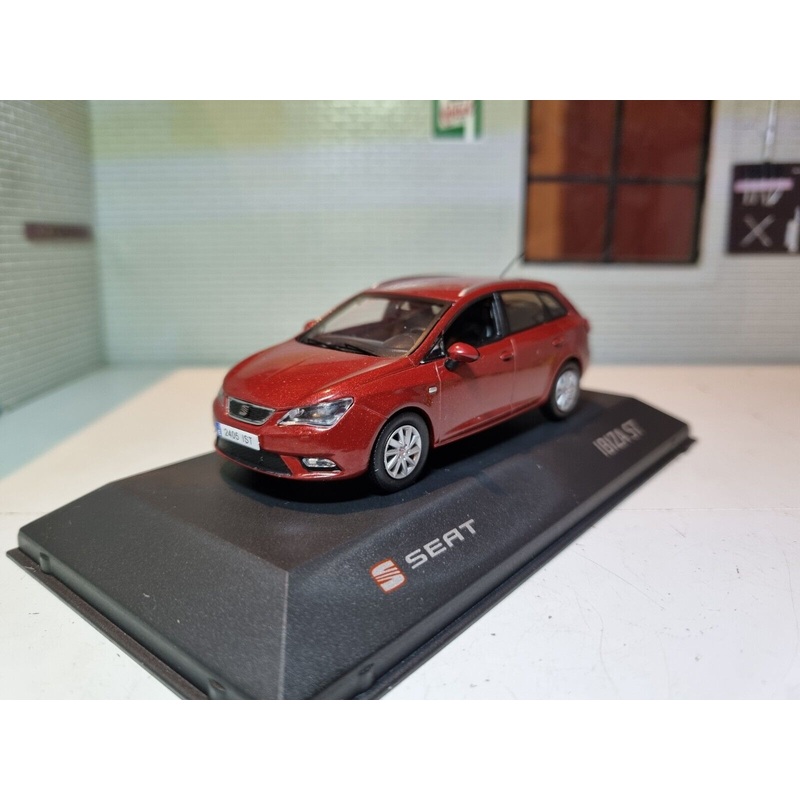 Seat 2012 Ibiza Estate ST Mk4 Facelift Ex-Dealership Model 1:43