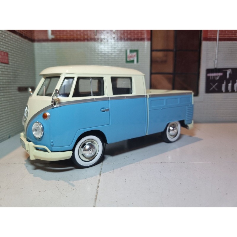 Volkswagen 1962 T1 Type 2 Split Screen Double Cab Pickup 79342 Motormax 1:24