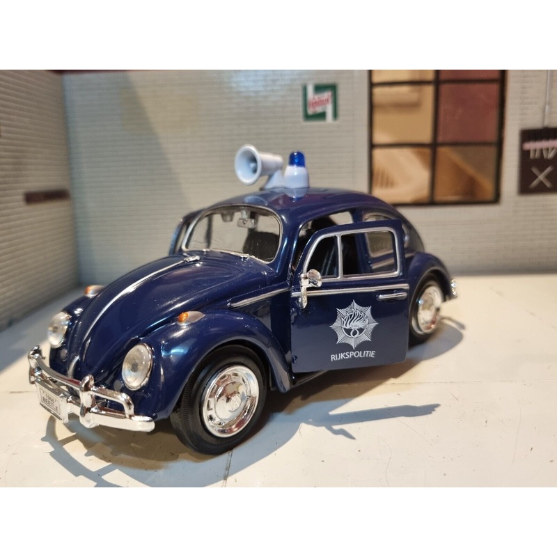 Volkswagen 1966 Beetle Dutch Police Car 79589 Motormax 1:24