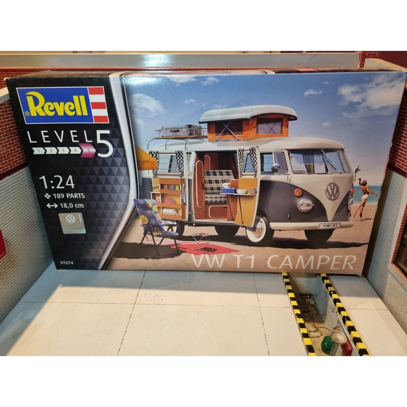 Volkswagen T1 Camper Poptop Revell Model KIT 1:24