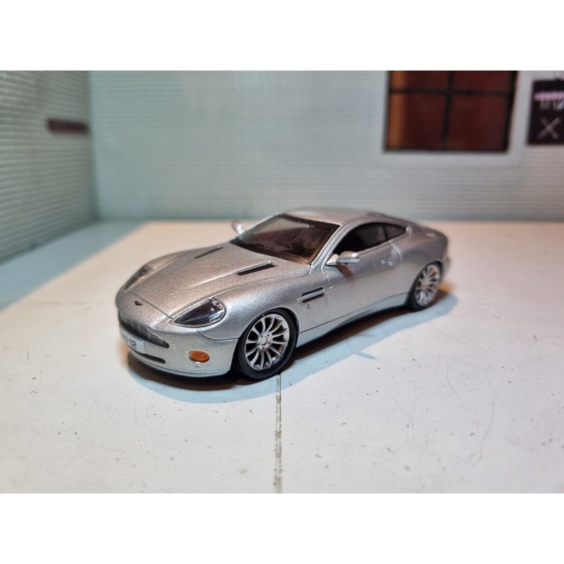 Aston Martin V12 Vanquish 1:43