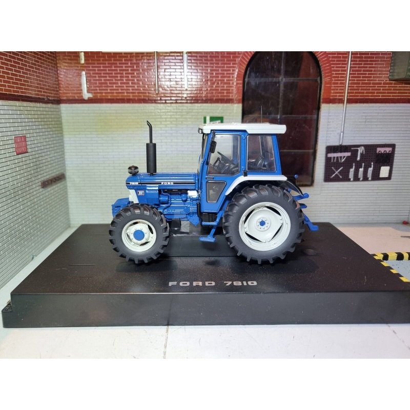 Ford 7810 Tractor 2WD 1988-1991 UH2865 Universal Hobbies 1:32