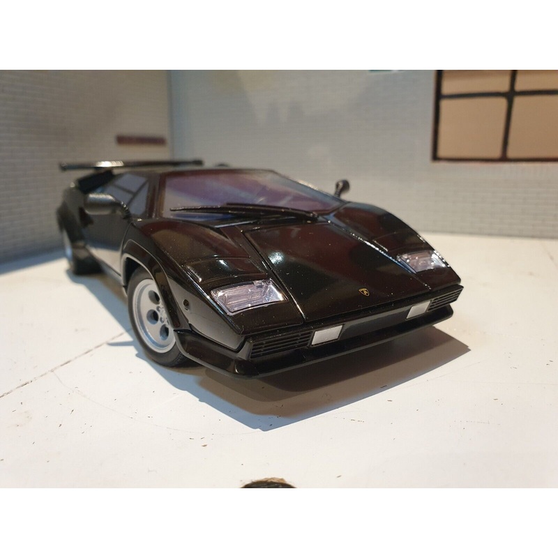 Lamborghini 1985 Countach LP5000 24112 Welly 1:24