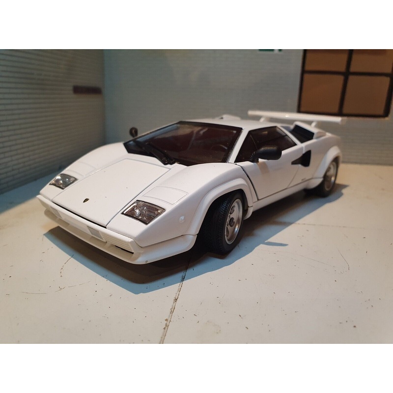 Lamborghini 1985 Countach LP5000 24112W Welly 1:24
