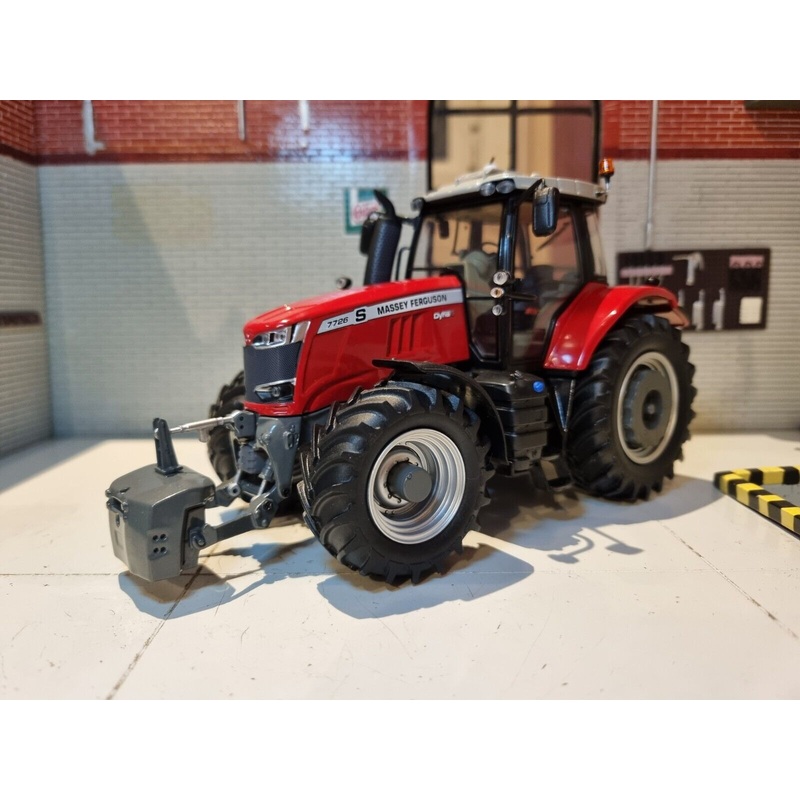 Massey Ferguson MF 7726S UH5304 Universal Hobbies 1:32
