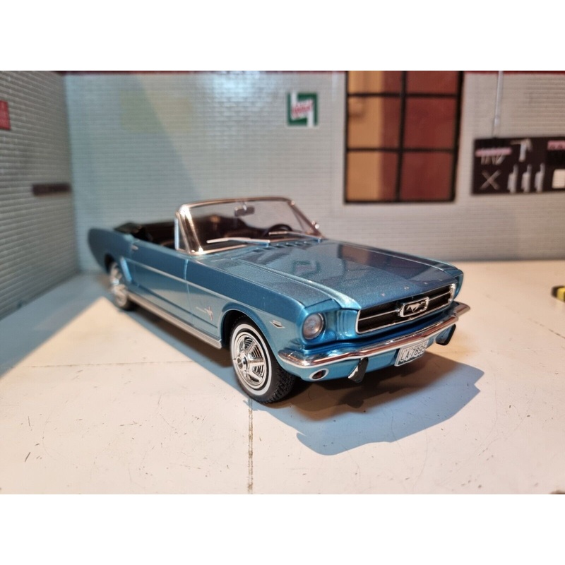 Ford 1964 Mustang Cabriolet 124119 Whitebox 1:24