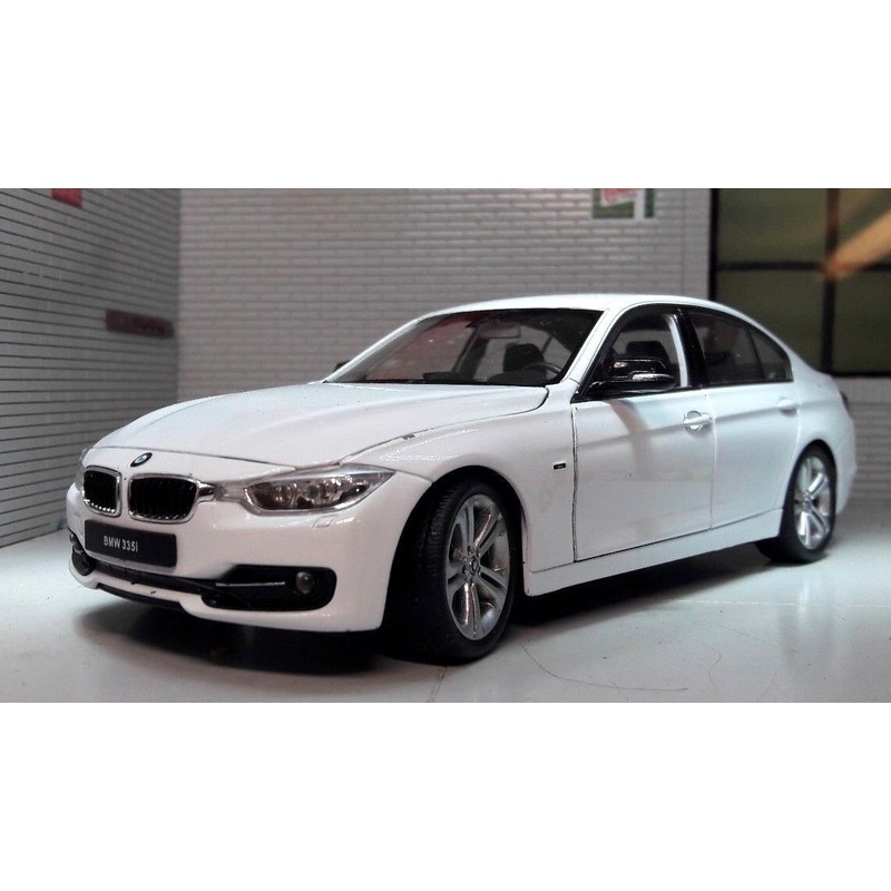 BMW 2015 3 Series 335i F30 24039 Welly 1:24