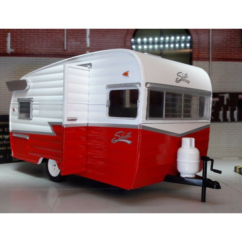 Shasta Airflyte 1961 US American Caravan Greenlight 1:24