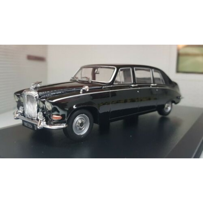 Daimler DS420 Royal Limousine Black Hearse Oxford Diecast 1:43