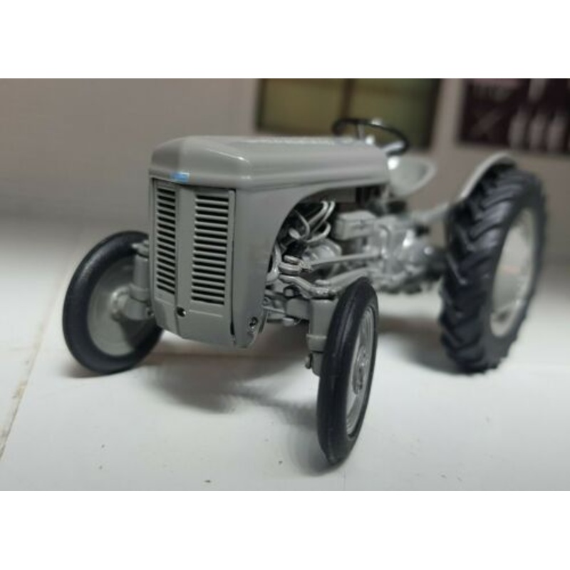 Ferguson TEA20 Officially Licenced Universal Hobbies UH4189 1:32