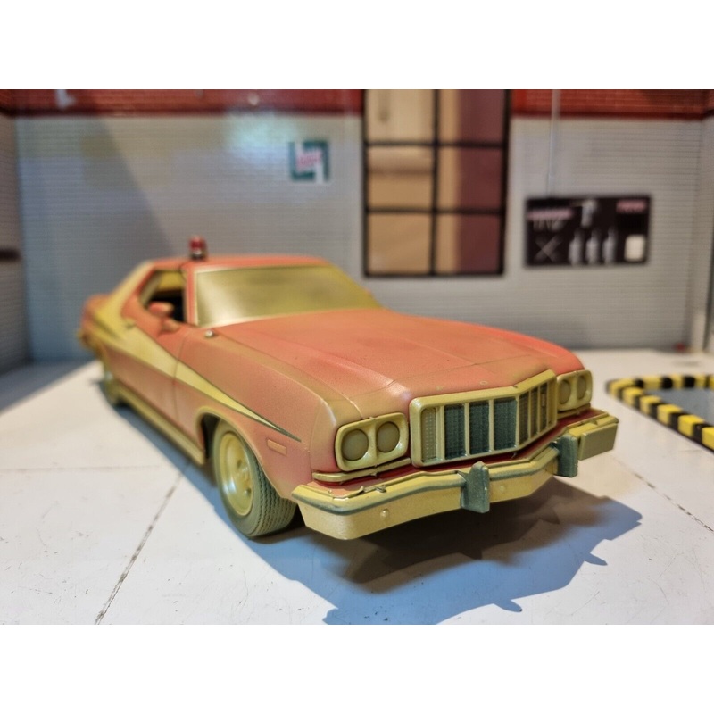 Ford 1976 Starsky And Hutch Gran Torino 84121 Greenlight 1:24