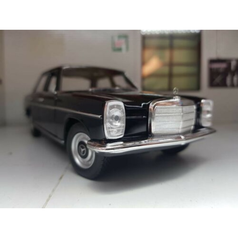Mercedes Benz 1968 220 W115 Welly 1:24