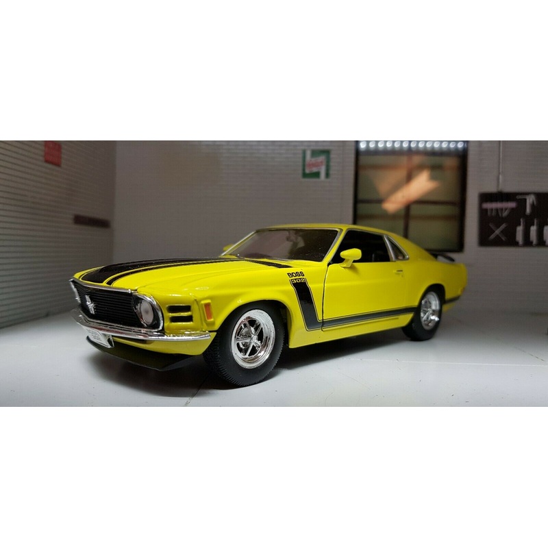 Model Ford Mustang 302 GT 1970 Boss Yellow 1:24 Scale Welly Diecast Detailed Car