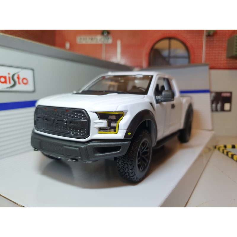 Ford F150 SE Raptor 4x4 White Pickup 31266 Maisto 1:24