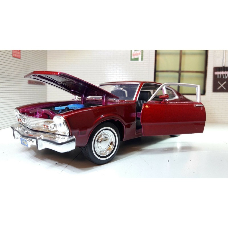 Ford 1974 Falcon Maverick V8 Coupe 73326 Motormax 1:24