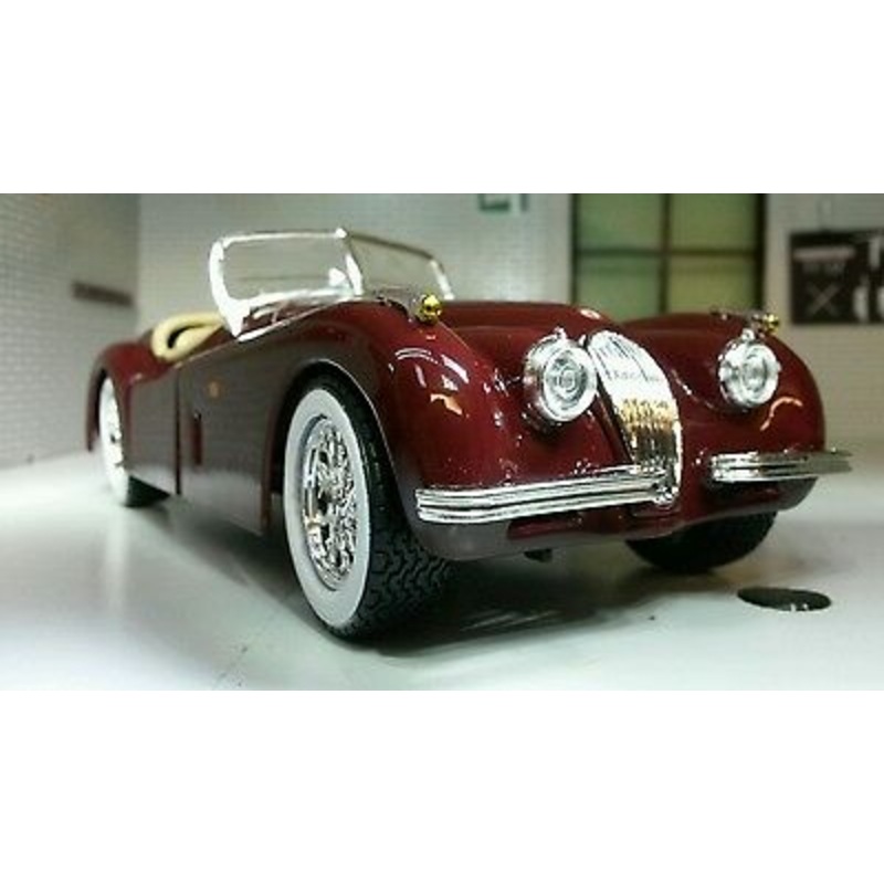 Jaguar XK120 XK140 Convertible Bburago 1:24