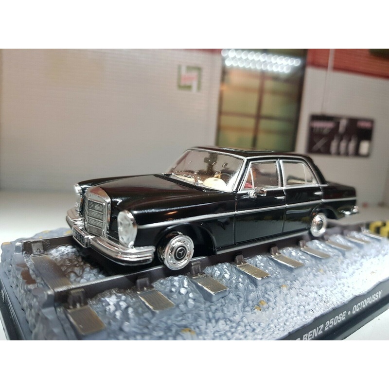 Mercedes 250 1:43 Scale O Gauge Diecast Model 250SE W108 Railcar James Bond