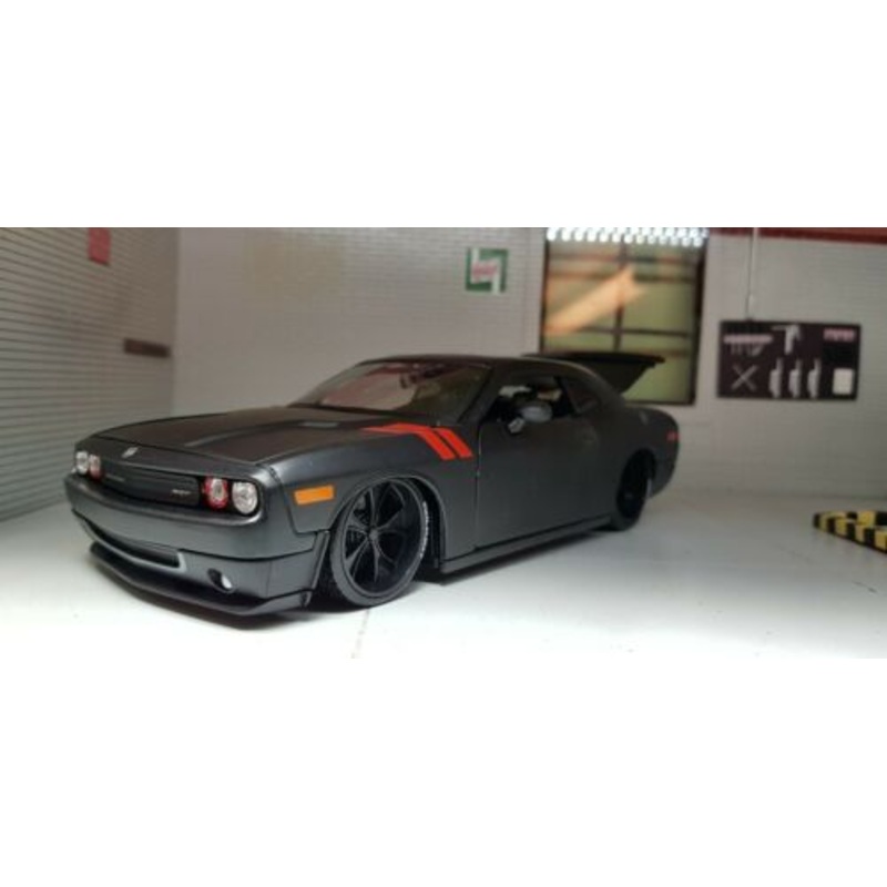 Dodge 2008 Challenger SRT8 Maisto 32529 1:24