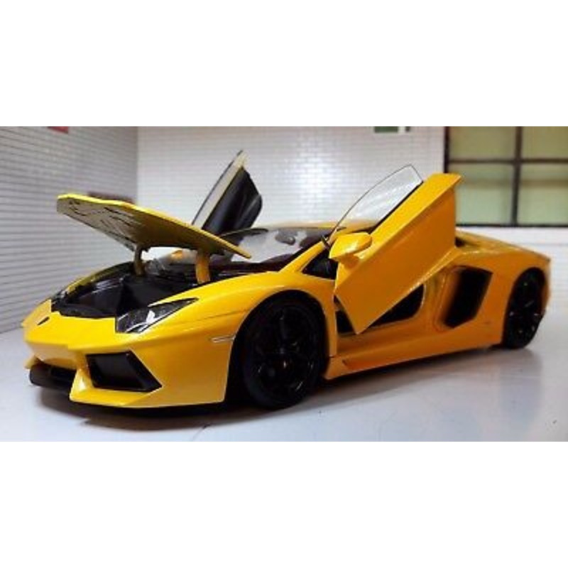 Lamborghini Aventador LP700-4 24033 Welly 1:24