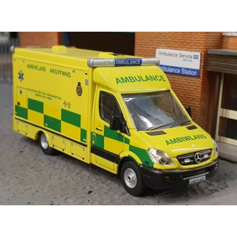 Mercedes Sprinter Welsh NHS Ambulance LAS UVG Modular Model 1:76 HO/OO/00