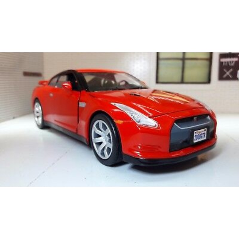 Nissan GT-R R35 3.8 V6 Motormax 1:24