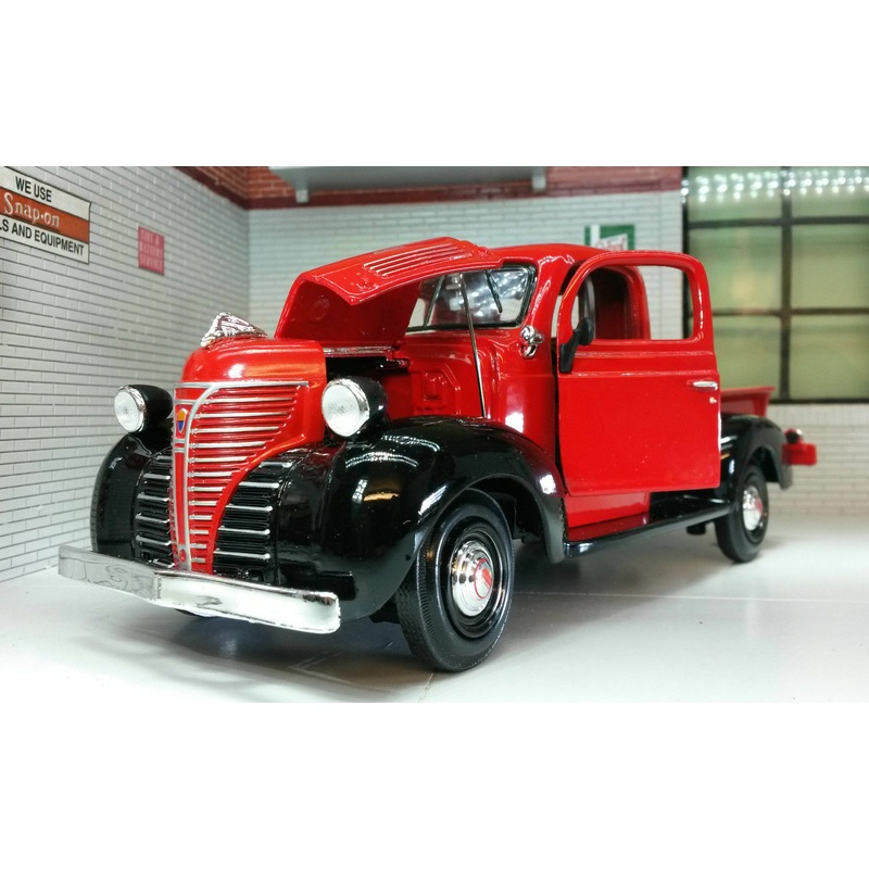 Plymouth 1941 Lorry Pickup Truck 73200 Motormax 1:24