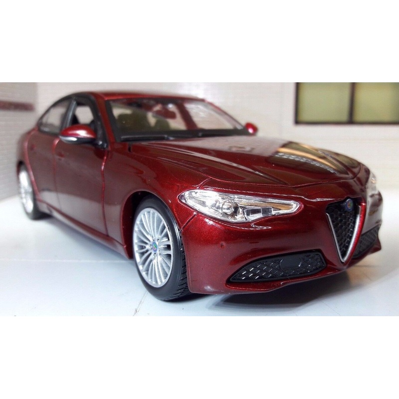Alfa Romeo 2017 Giulia Veloce V6 21080 Bburago 1:24