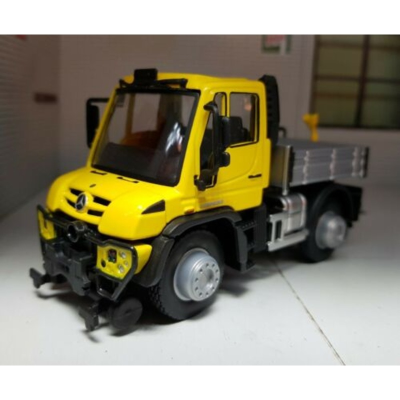 Mercedes Benz Unimog U400 U423 RoRail Road-Rail 21238 Maisto 1:41/1:43